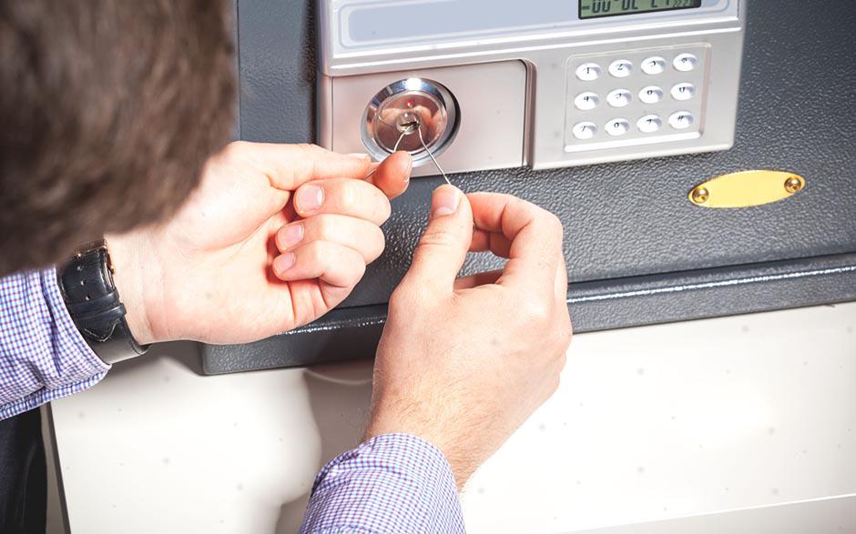 comment ouvrir une porte de chambre Montrouge